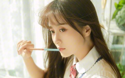 脸上长痘痘能不能抠 自我鉴定是否需要挤痘痘 挤痘痘到什么程度停-脸长痘痘可以挤吗