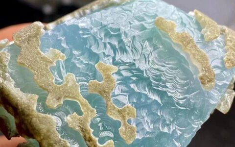 玩翡翠原石需要懂翡翠成品吗-买了翡翠原石就请你一定要知道