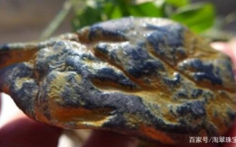 冰种翡翠原石值钱吗，如何看冰种翡翠原石？-冰种翡翠原石什么价位