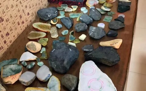 翡翠原石的基本概念-翡翠原石的种类有哪些