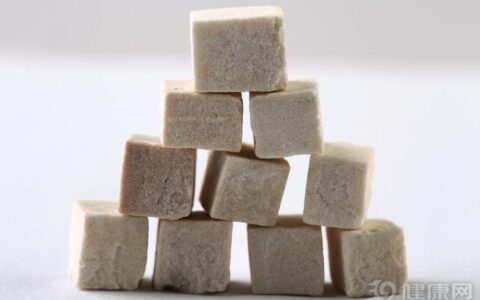 茯苓不一定抗癌，但这2个功效已经帮到很多人（茯苓有什么功效你说呀）