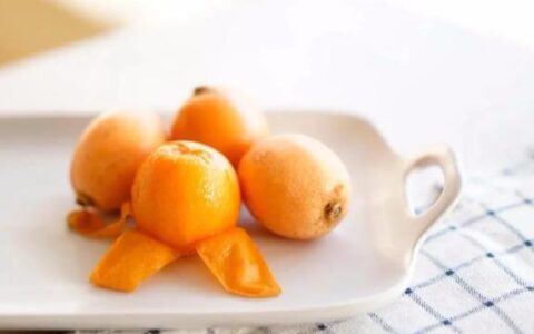 经常吃点“枇杷”，对身体会有何好处？4个“功效”会找到您（枇杷吃了有好处吗）