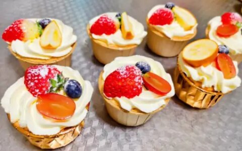 可爱美味纸杯蛋糕的做法（纸杯蛋糕的做法12个）