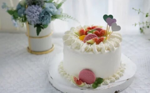 过生日还用买蛋糕吗？最详细的制作过程教给你，做法一看就会（过生日的生日蛋糕怎么做）