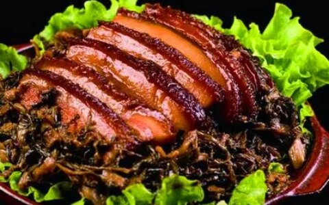 大厨教你正宗扣肉做法，肥而不腻，看得直流口水，在家就能自己做（扣肉最简单快的家常做法大全图片）