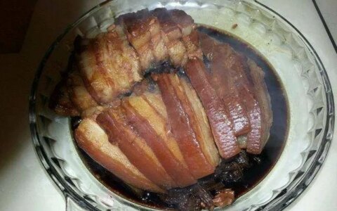 怎么做一道正宗好吃的扣肉? 这道菜老妈做了20年了, 味道还那么棒（梅菜扣肉做法）