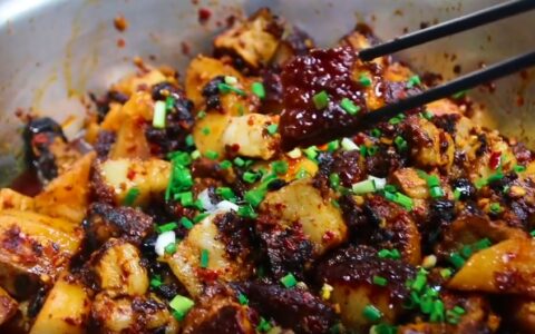 我把扣肉做绝了，五星级大厨都点赞，做法正宗，好看好吃不油腻（扣肉做法家庭做法视频）