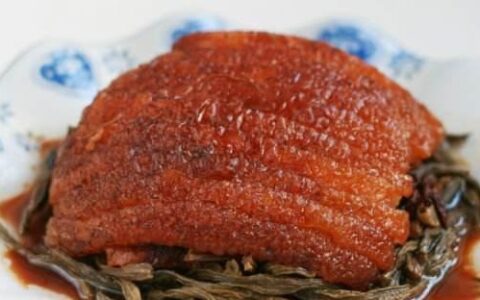 做扣肉时，不要只会用梅干菜了，用这种“食材”做的还要好吃！（做扣肉时猪皮不发泡是什么原因）