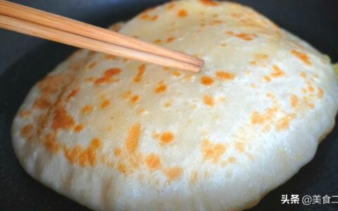 鸡蛋灌饼鼓泡的秘诀都在这，1包1擀，蓬松又柔软，想失败都难（鸡蛋灌饼怎么鼓包的做法）