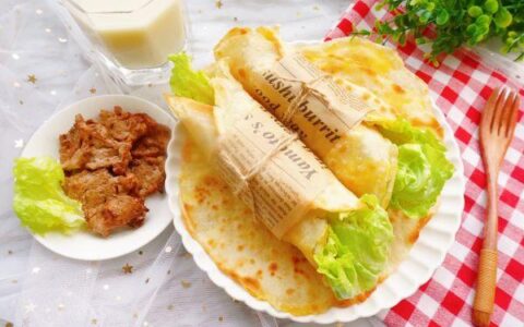 鸡蛋灌饼·疫情在家做美食早餐不重样（鸡蛋灌饼怎么做简单）