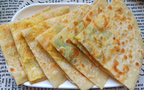 鸡蛋灌饼怎么做才好吃？原来秘诀全在这，个个鼓包，好吃省时省力（鸡蛋灌饼怎么做啊视频教程下载）