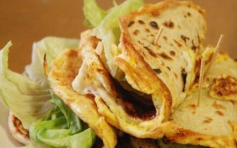 鸡蛋灌饼和面的方法（鸡蛋灌饼的面怎么做的视频）