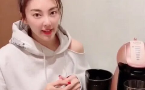 张雨绮与袁巴元闹翻后首次露面，不受舆论影响，生活滋润-张雨绮和袁巴元微信对话