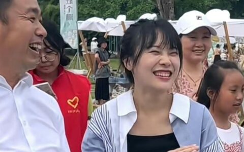 挖呀挖黄老师“变脸术”引粉丝不满-挖呀挖呀挖