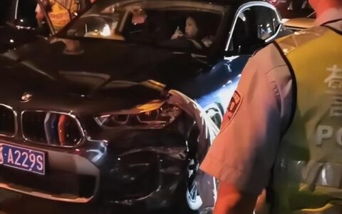 宝马司机爱撞人？（宝马女司机撞人）