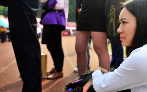 “对不起，你身高不符”，大学生求职遭拒，公司回复让人无法信服（对不起你现在拨打的电话无法接通）