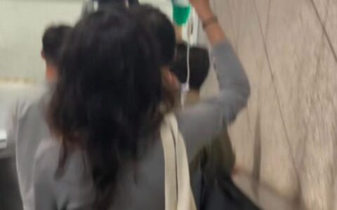 对话“深夜举吊瓶赶地铁”的女生：生活有辛没有苦（夜晚举酒杯的手势图片）