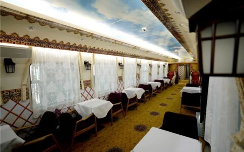 中铁呼和浩特局旅游专列开行，一起来乘上专列看草原-内蒙古呼和浩特铁路局官网