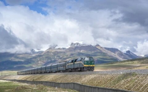 “心连心京藏号”旅游专列28日发车，医师随行且配有专业救护设备-京藏号旅游专列费用