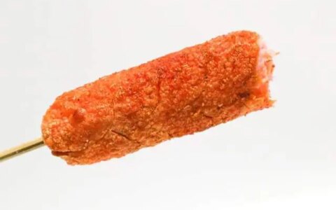 街边2元一根的烤肠，到底能不能给孩子吃？（2块钱一根的烤肠）