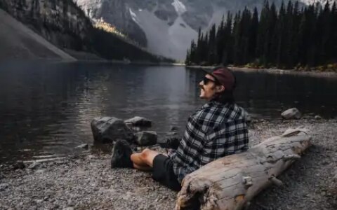 月入10万的年轻人，多吗-月入10万算有钱吗知乎小说