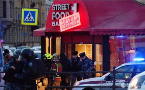 圣彼得堡一咖啡馆爆炸致1死30伤，俄知名战地记者身亡（圣彼得堡火灾）