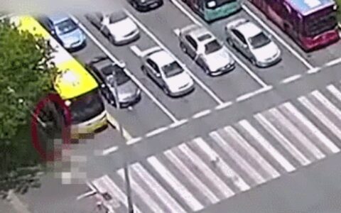 女子瞬间被大车卷入车底！不幸身亡，又跟它有关（杭州一女子卷入车底）