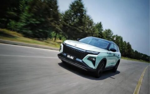 百公里油耗低至4.8L，顶配售价14.69万，解析东风风神皓极顶配-东风风神奕炫太平洋汽车网