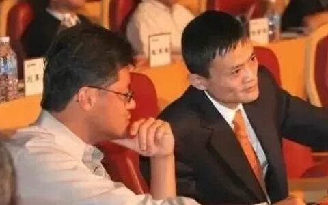 腾讯又遭抛售！大股东再次减持，近600亿股份被移仓；乔布斯女儿吐槽iPhone14无新意；B站二季度财报净亏20亿｜雷峰早报（腾讯大股东宣布减持）