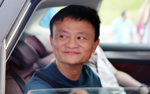 马云突然回国，释放出来的几个信号，非同小可，值得深思（马云回来没）