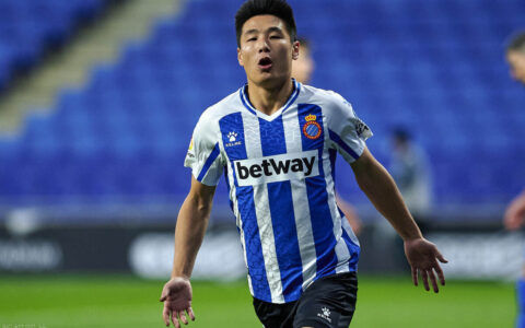 意外！多家国内媒体呼吁武磊回上港，只因他在西乙已彻底无球可踢（武磊重回上港）