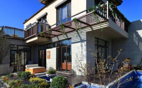 投资锦囊第三发：90后小伙回农村“卖别墅”，1年暴赚200万！他的诀窍在哪里？（卖别墅一般几个点）