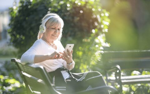 哔哩哔哩：“长不大” 的小破站（为什么叫哔哩哔哩小破站）