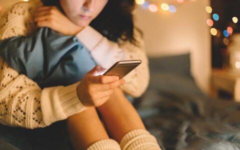 网络电话软件竟然深受女生热捧-网络电话软件打电话要收费吗安全吗