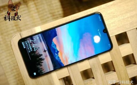 95后使用手机品牌的前三名分别是苹果、荣耀和华为-90后用的手机图片