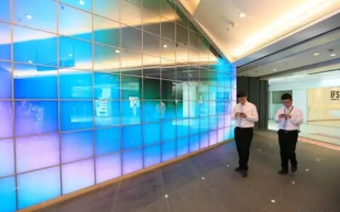 滑轨拼接屏技术指南：打破边界，实现无缝连接的沉浸式视觉体验-轨道拼接