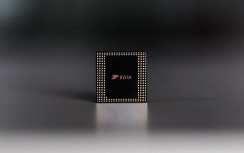 大跌眼镜！麒麟985+5G+EMUI，这手机不属于华为旗下？