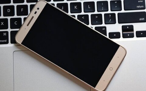 手机突然黑屏怎么办？这四个妙招比重启实用-手机突然黑屏怎么处理