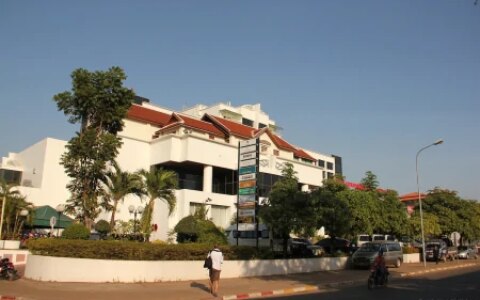 为什么很多大学生的手机都默认字体，尤其是男生-为什么大学生的字像小学生