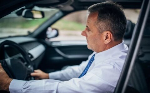 为什么老司机都建议尽量不买SUV车呢？-买车为什么不买顶配车