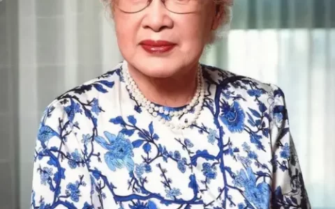 祝福人民艺术家秦怡，母亲节快乐-著名艺术家秦怡也是抗癌名星