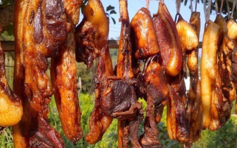 原创
腊肉和什么菜炒好吃又简单？怎么做最好吃-值得推荐（腊肉配什么菜炒）