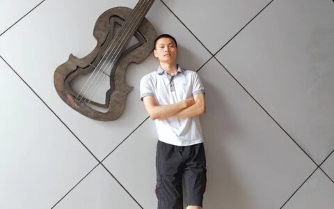 高考702分学霸想去北大见韦神，韦东奕回济南老家，久违露出笑脸-韦东奕多少分考的北大