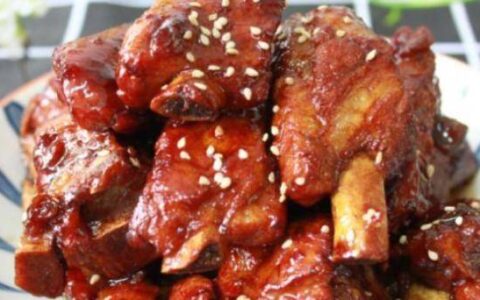 家常菜红烧排骨的做法与步骤是什么？（红烧排骨的做法介绍）