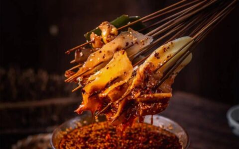 去乐山必吃的钵钵鸡，在家用盼之家轻松享受到！（乐山钵钵鸡排名前几位的和地址）