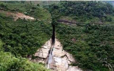 原创
全球最“随意”的国界线，摔一跤就出国，中国的这条让无数人羡慕（世界上最随意的国家）