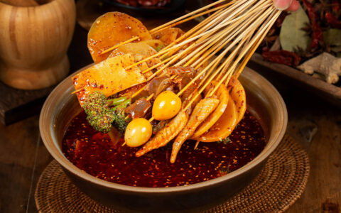 钵钵鸡怎么做_钵钵鸡的秘制配方！成都川和烹饪学校（钵钵鸡的做法步骤窍门）