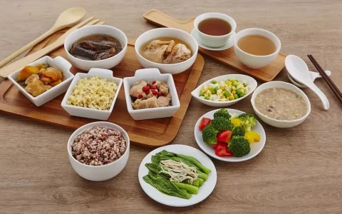 【孕妈30天饮食】剖宫产妈妈产后第1天月子餐食谱及做法推荐-剖腹产月子食谱30天的安排表