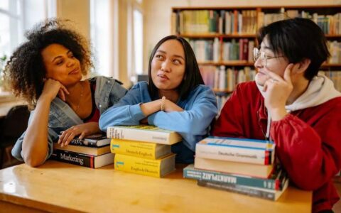 宁波家长纠结：孩子初中成绩不好，是否值得花重金出国留学？-孩子初中成绩太差有必要上高中吗