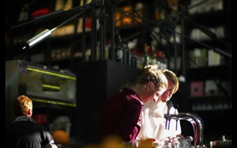 如何评价郑中基？-如何评价郑中基的一生